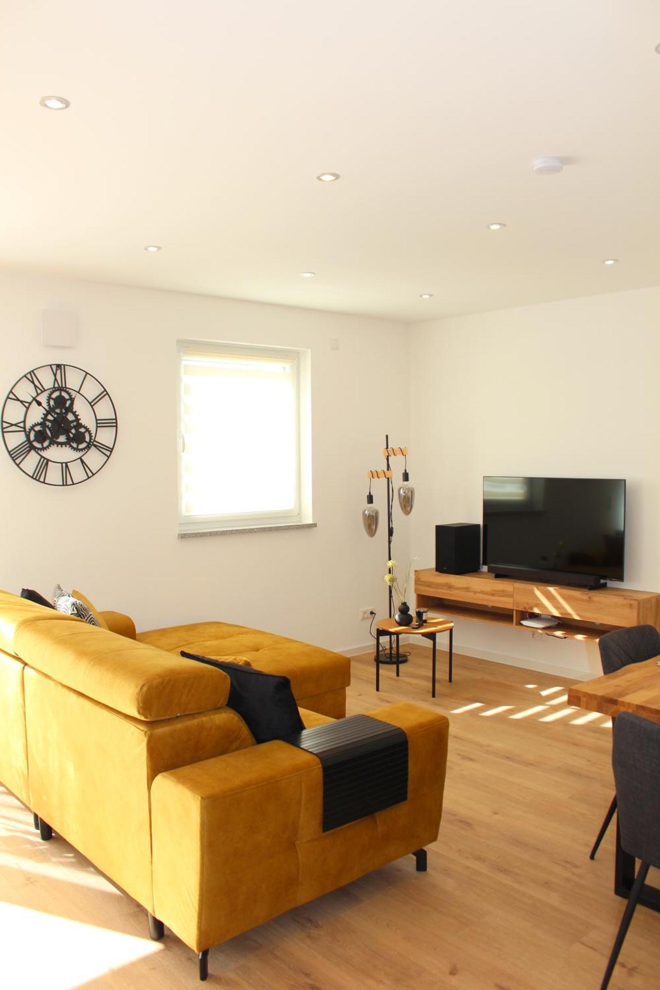 Apartment Mit Voll Ausgestatetter Kueche, Badewanne, Balkon, Parkplatz Vor Dem Haus, Ruhig Gelegen, Ada4 كولمباخ المظهر الخارجي الصورة