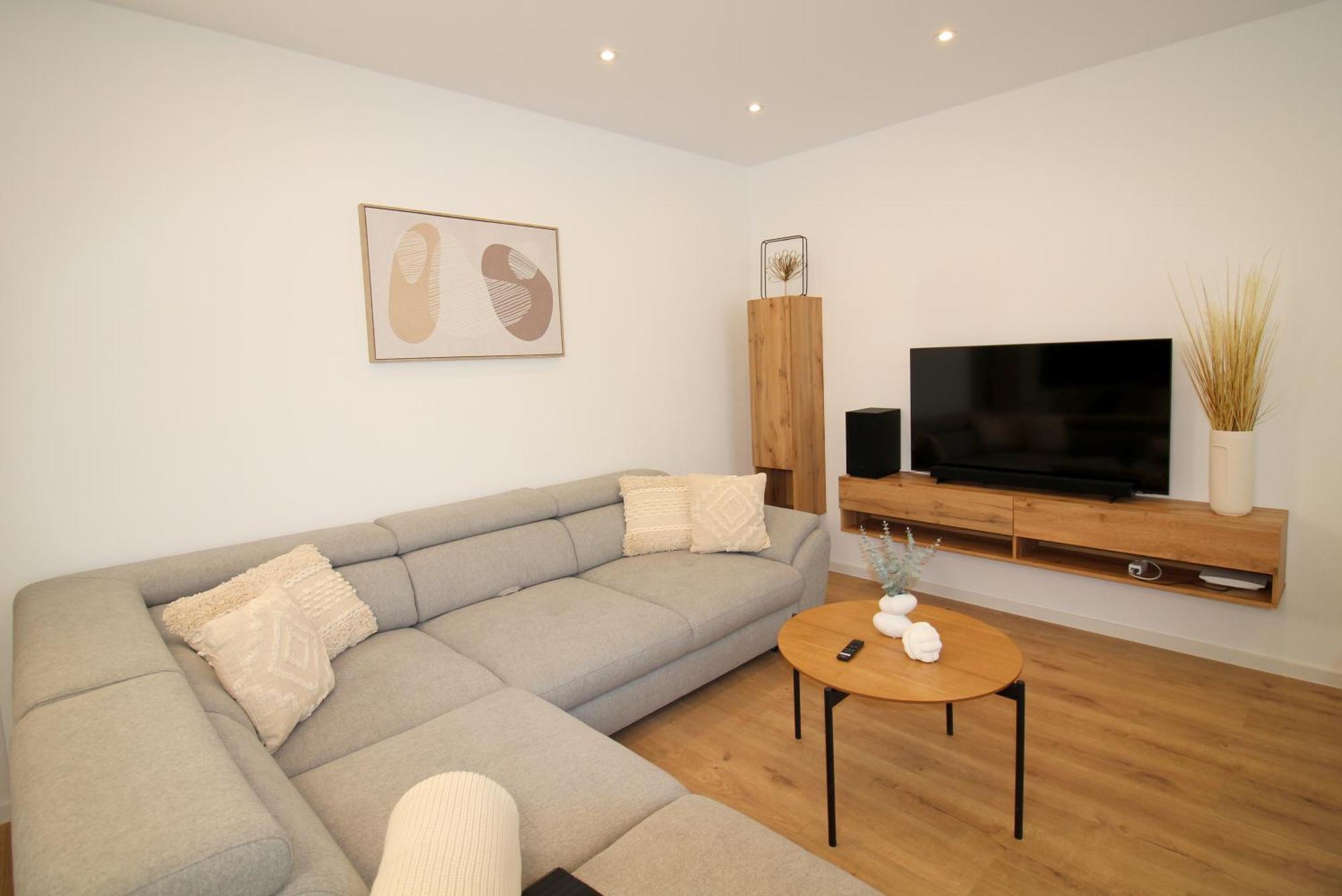 Apartment Mit Voll Ausgestatetter Kueche, Badewanne, Balkon, Parkplatz Vor Dem Haus, Ruhig Gelegen, Ada4 كولمباخ المظهر الخارجي الصورة