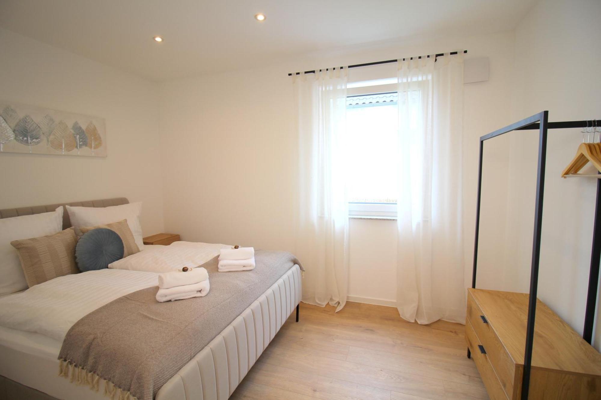 Apartment Mit Voll Ausgestatetter Kueche, Badewanne, Balkon, Parkplatz Vor Dem Haus, Ruhig Gelegen, Ada4 كولمباخ المظهر الخارجي الصورة